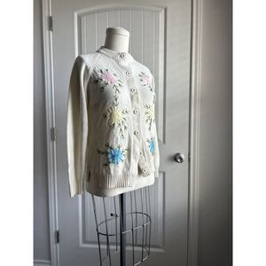Vintage 80s Flower Embroidered Knit Granny Boho Sweater‎ Cardigan - Medium